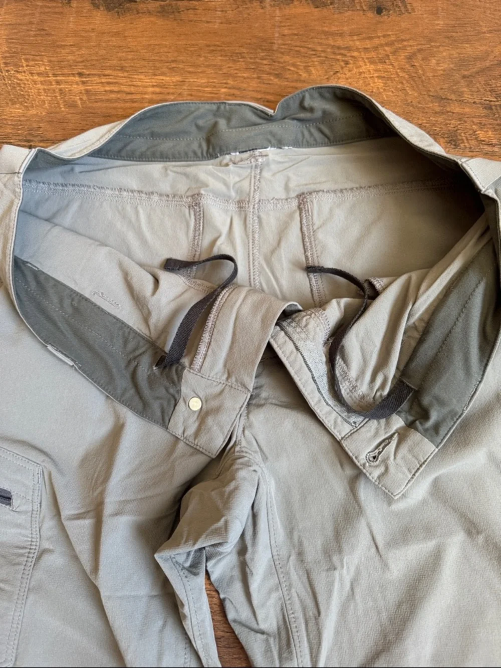 Men’s outdoor research brand hiking pants in 32W 32L - Picture 3 of 6